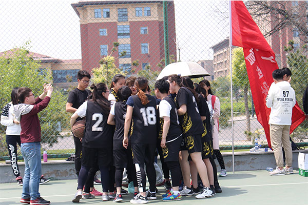 恭祝我院于9499www威尼斯女子篮球赛中首战告捷 恭祝我院于9499www威尼斯女子篮球赛中首战告捷