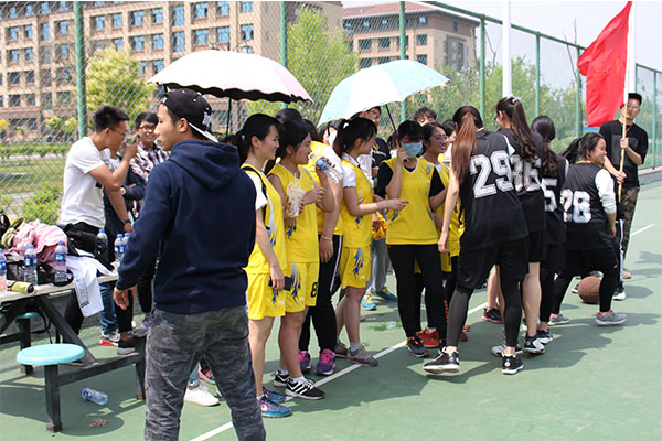 恭祝我院于9499www威尼斯女子篮球赛中首战告捷 恭祝我院于9499www威尼斯女子篮球赛中首战告捷
